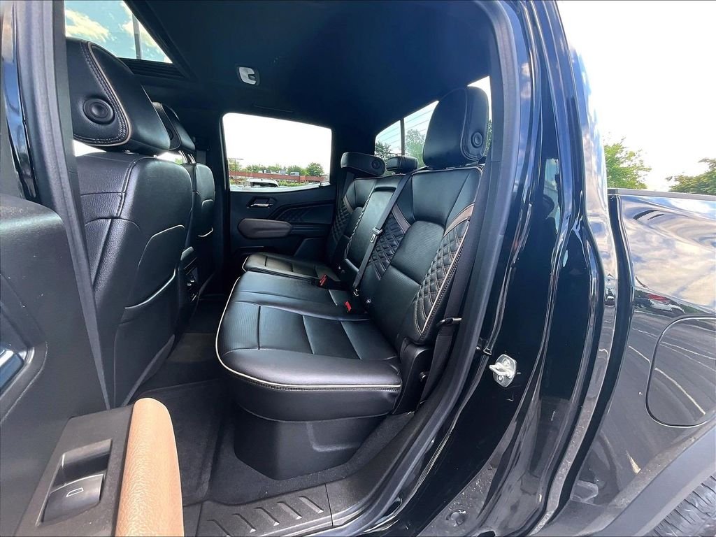 Used 2025 Black GMC Denali image 13