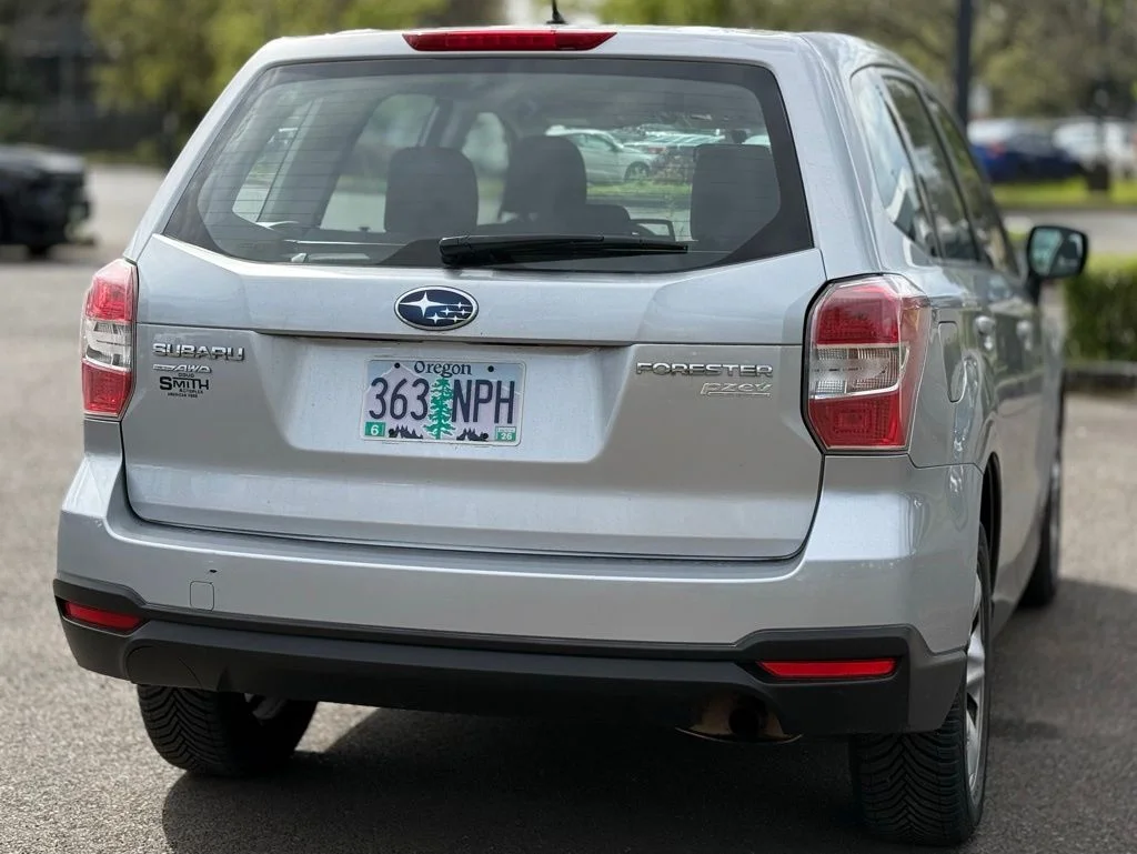 Used 2014 Silver Subaru 2.5i image 5