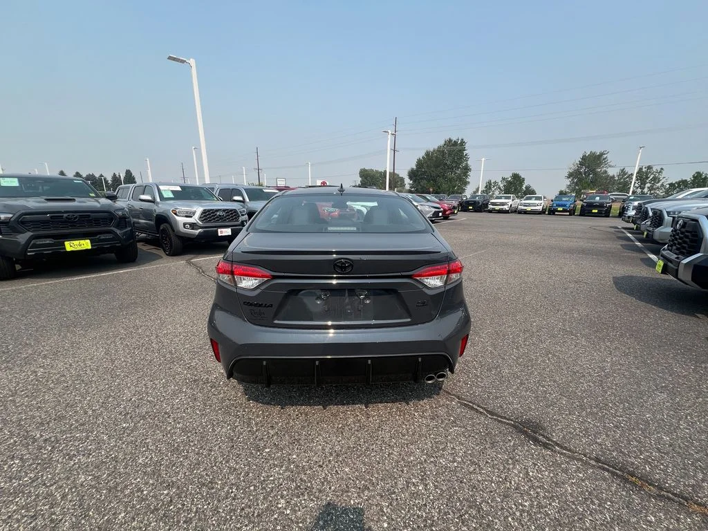 Used 2025  Toyota SE image 4