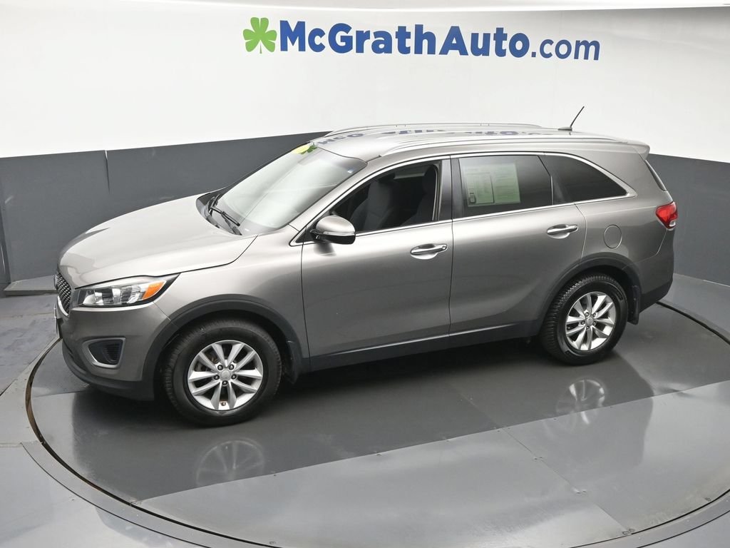 Used 2016 Silver Kia LX image 22