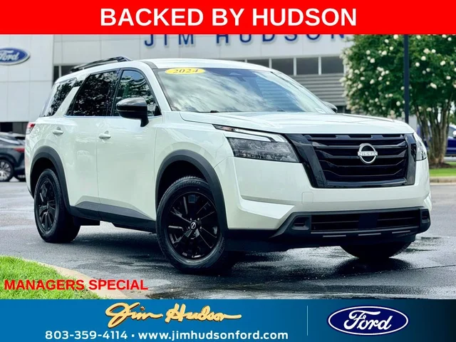 2024 Nissan Pathfinder SV