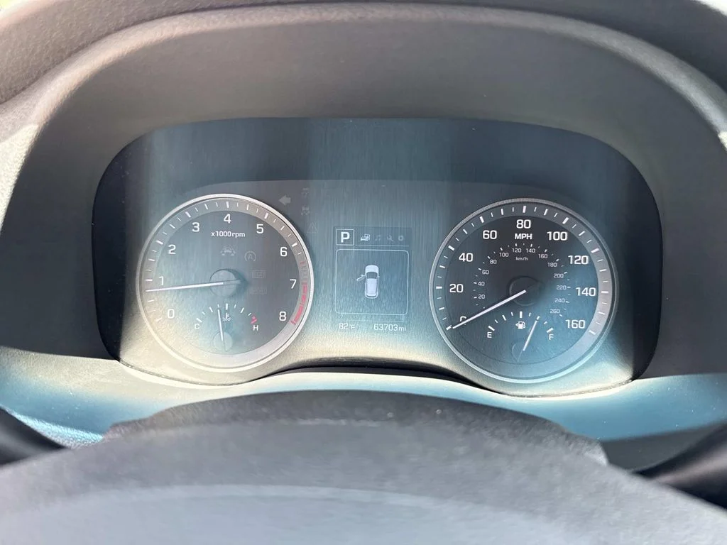 Used 2017  Hyundai Sport image 38