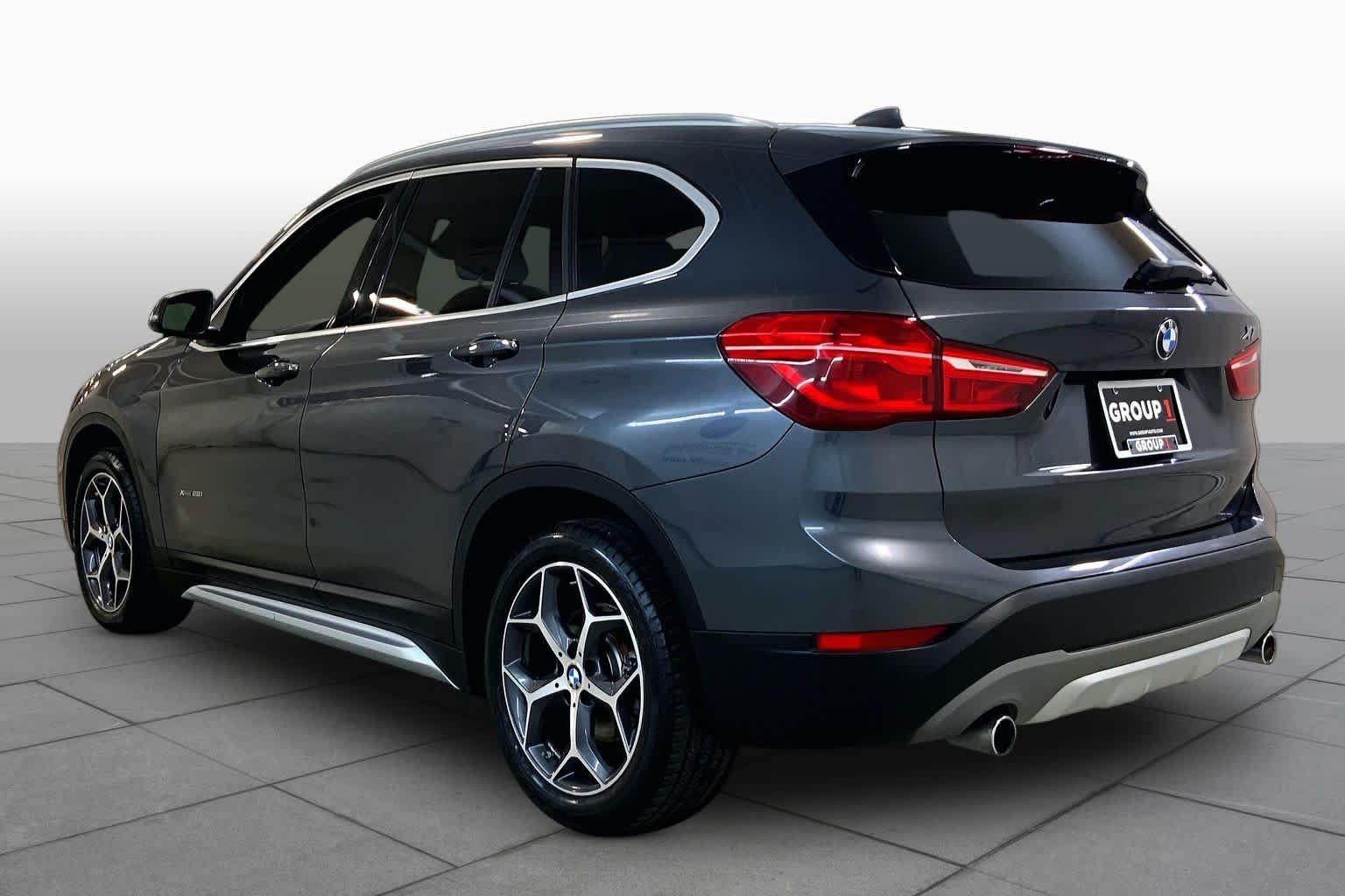 Used 2018 Mineral Gray Metallic BMW xDrive28i image 11