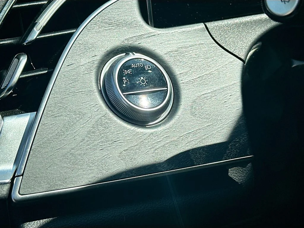 2025 Mercedes-Benz E-Class E350 - Photo 10