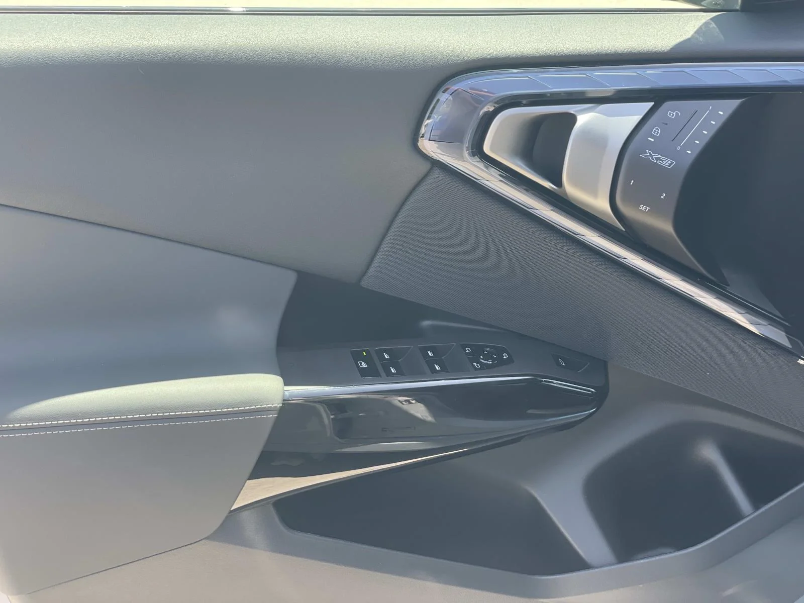 New 2026 Brooklyn Grey Metallic BMW M50 xDrive image 17