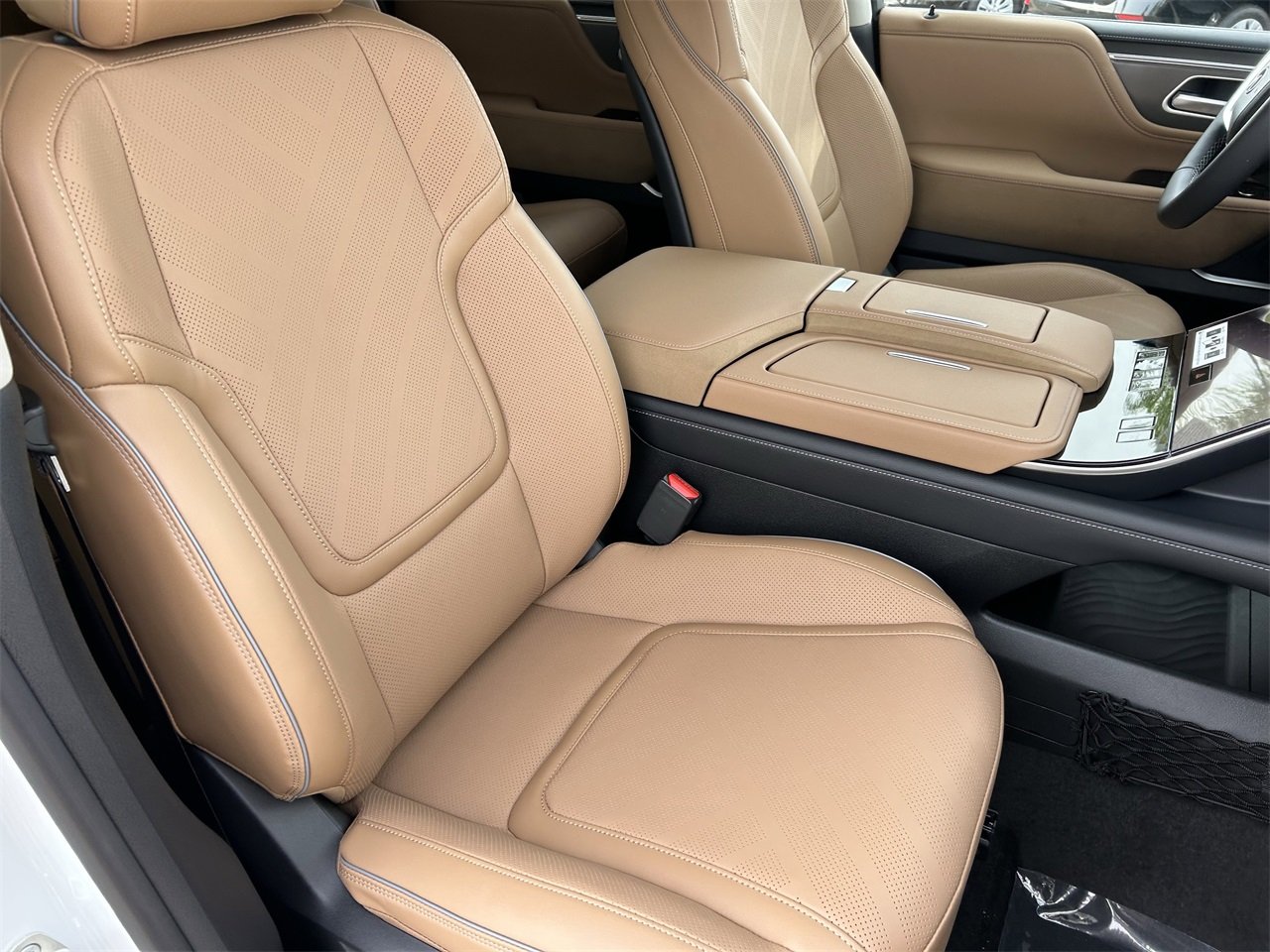 2026 INFINITI QX80 Luxe - Photo 10