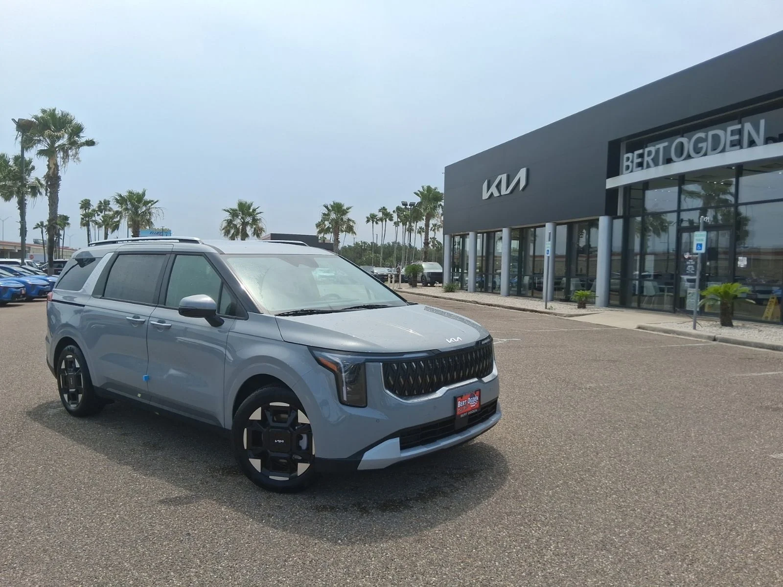 2026 Kia Sedona EX's photo
