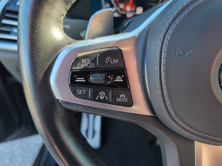 Used 2021 Arctic Gray Metallic BMW M50i image 19