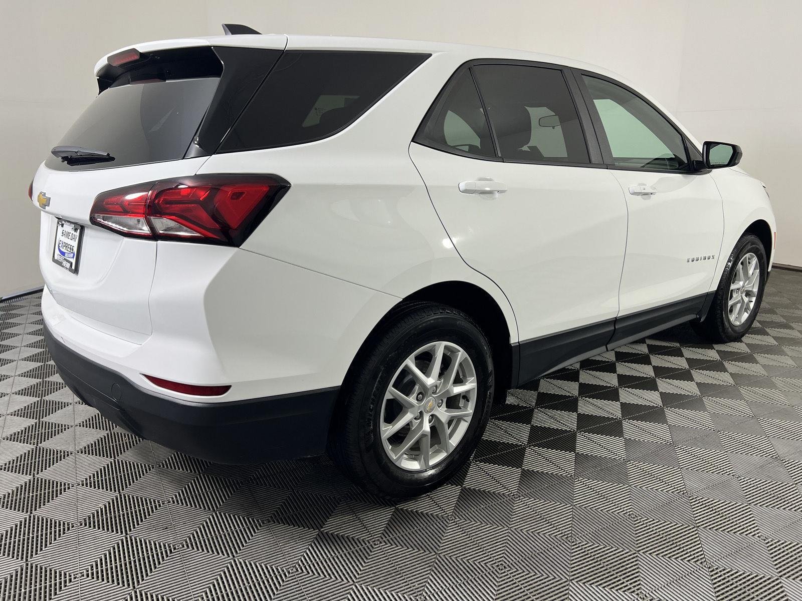 Used 2022 Summit White Chevrolet LS image 23
