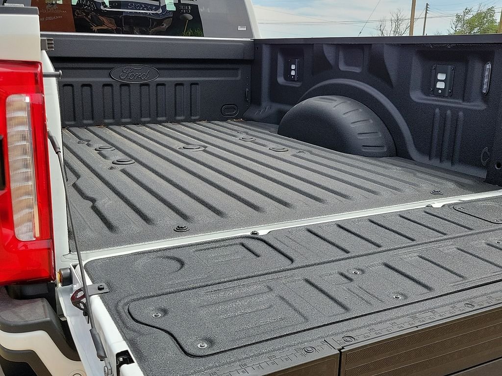 New 2026 Star White Metallic Tri-Coat Ford F-250® Lariat® image 15