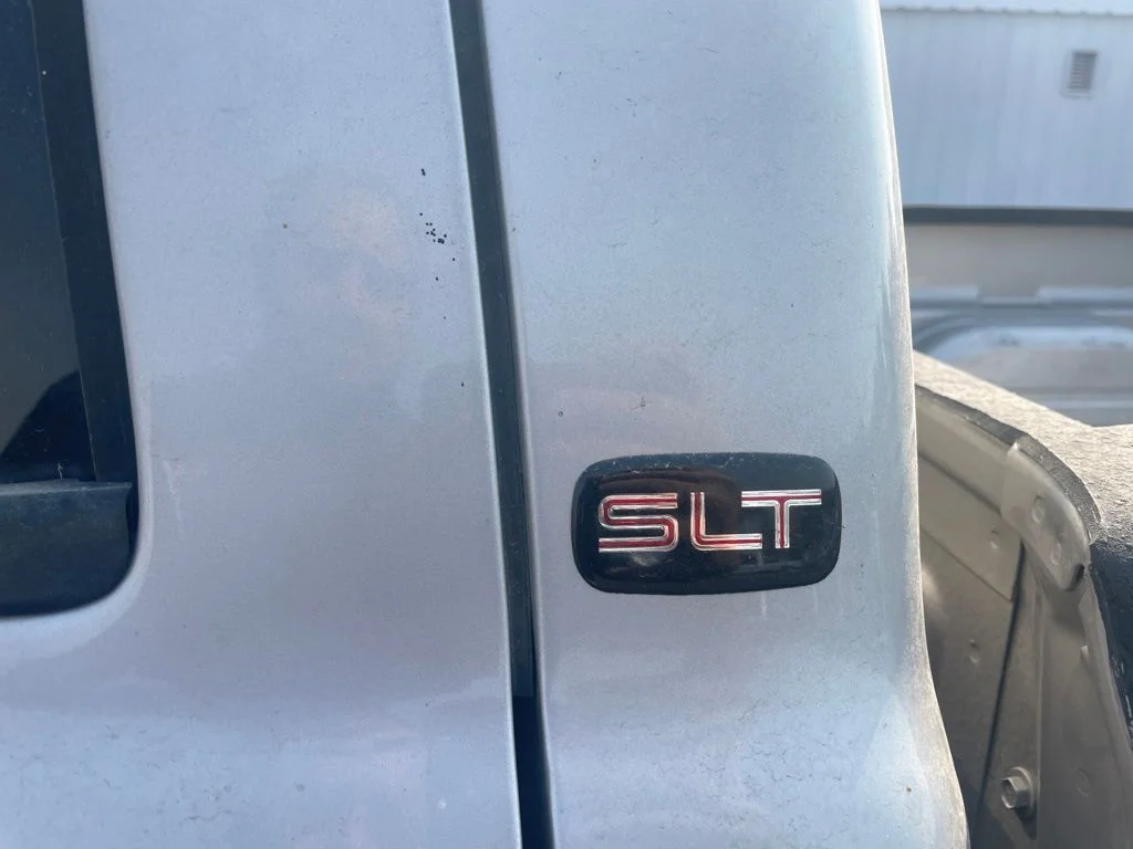 Used 2004 Silver GMC SLT image 11