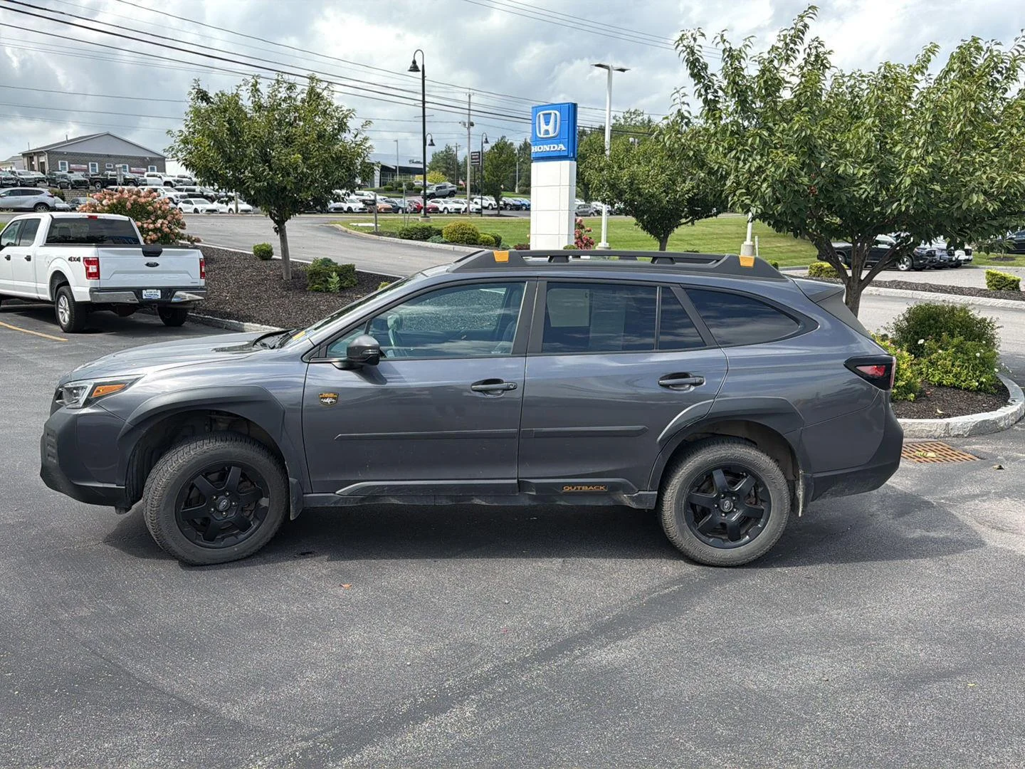 Used 2022 Magnetite Gray Metallic Subaru Wilderness image 4