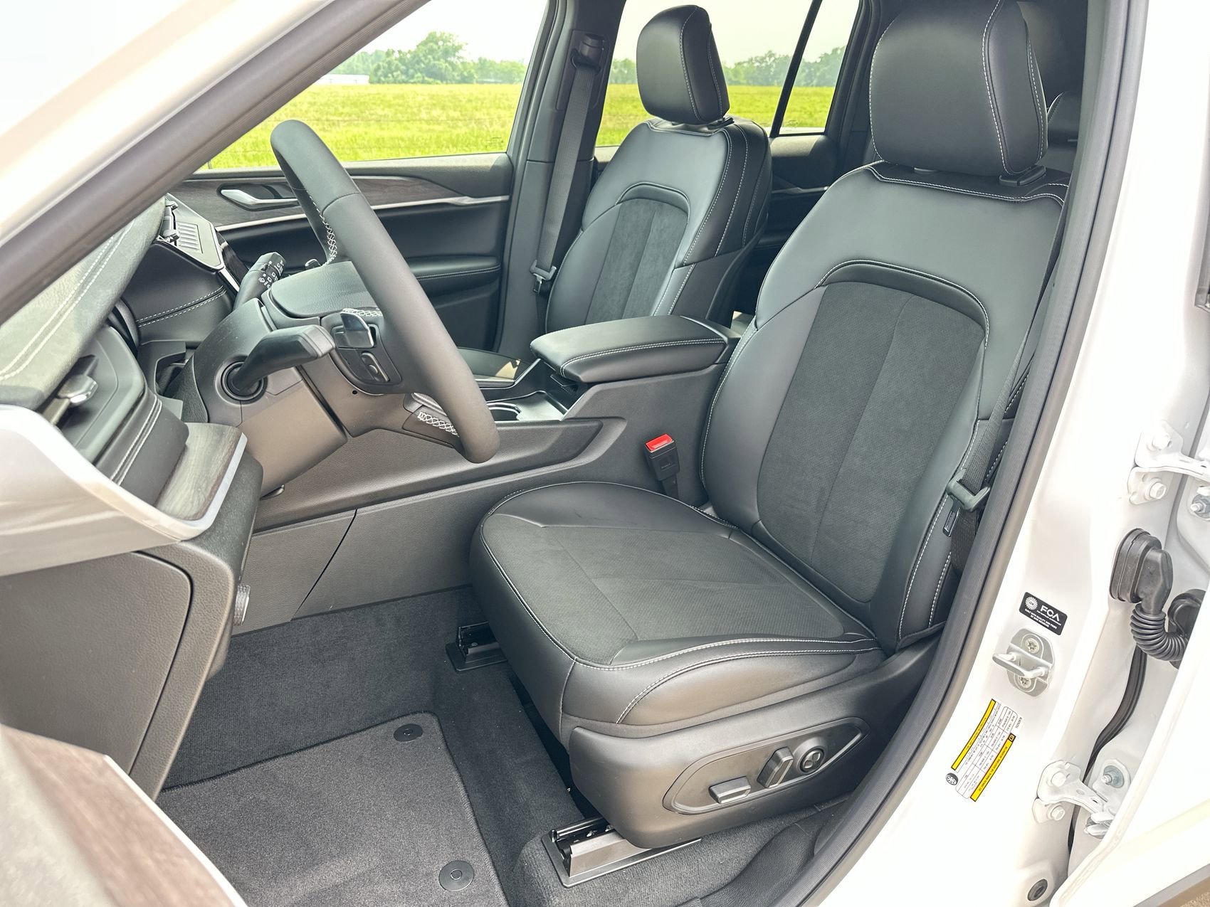 New 2026 Bright White Clearcoat Jeep Laredo Altitude image 11