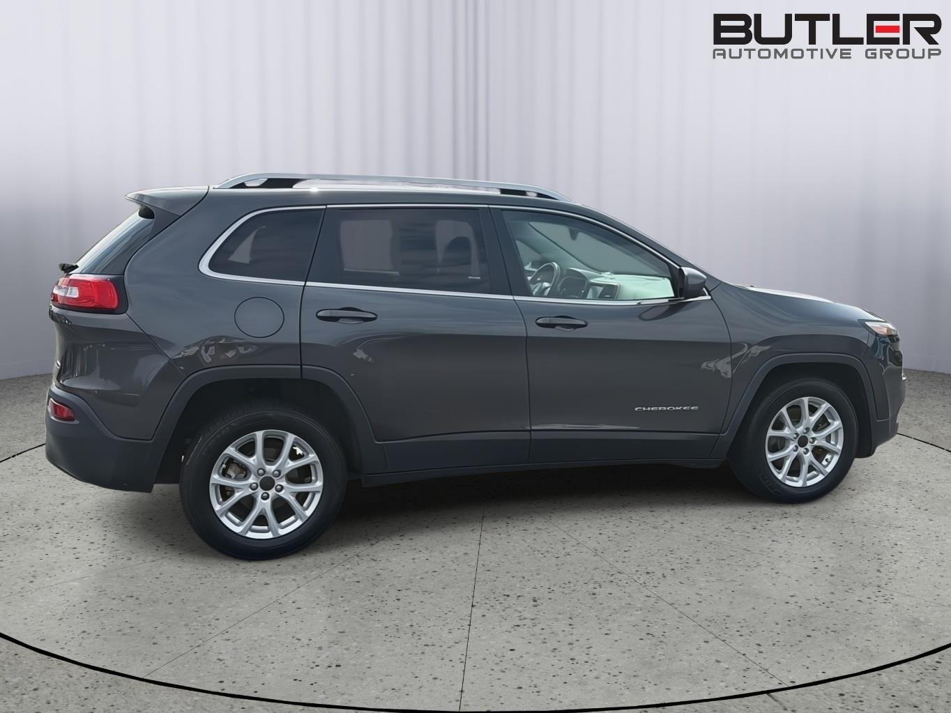 Used 2016 Granite Crystal Metallic Clearcoat Jeep Latitude image 7