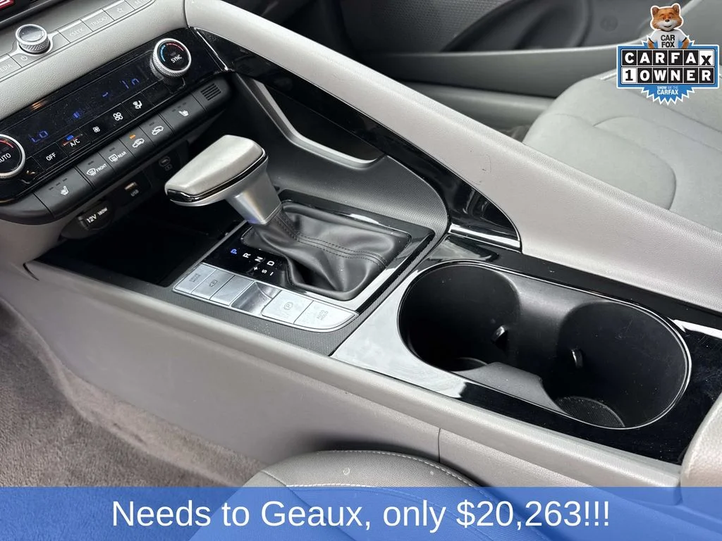 Used 2025 Silver Hyundai SEL Convenience image 46
