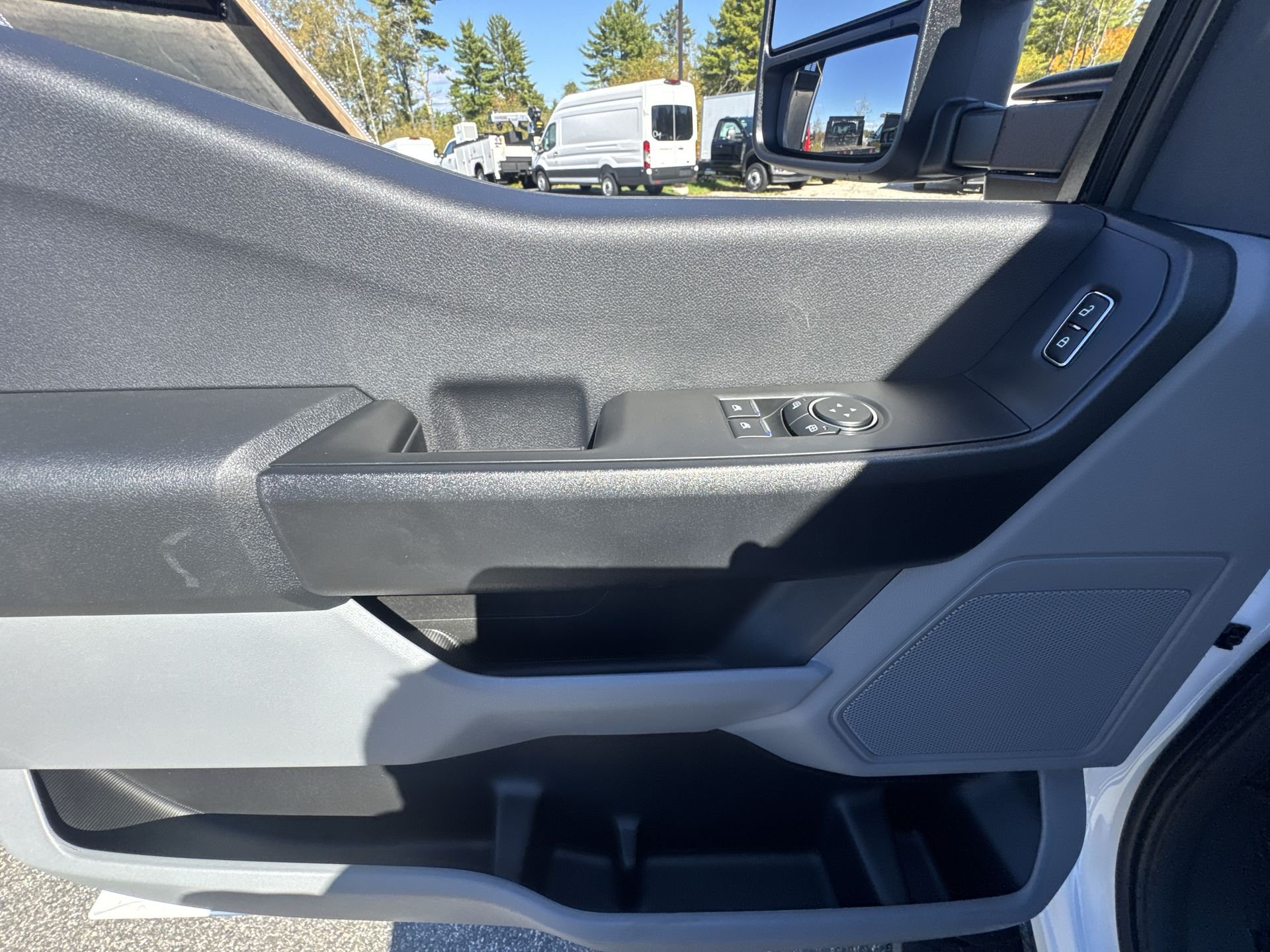 New 2026 Oxford White Ford F-550® XL image 5