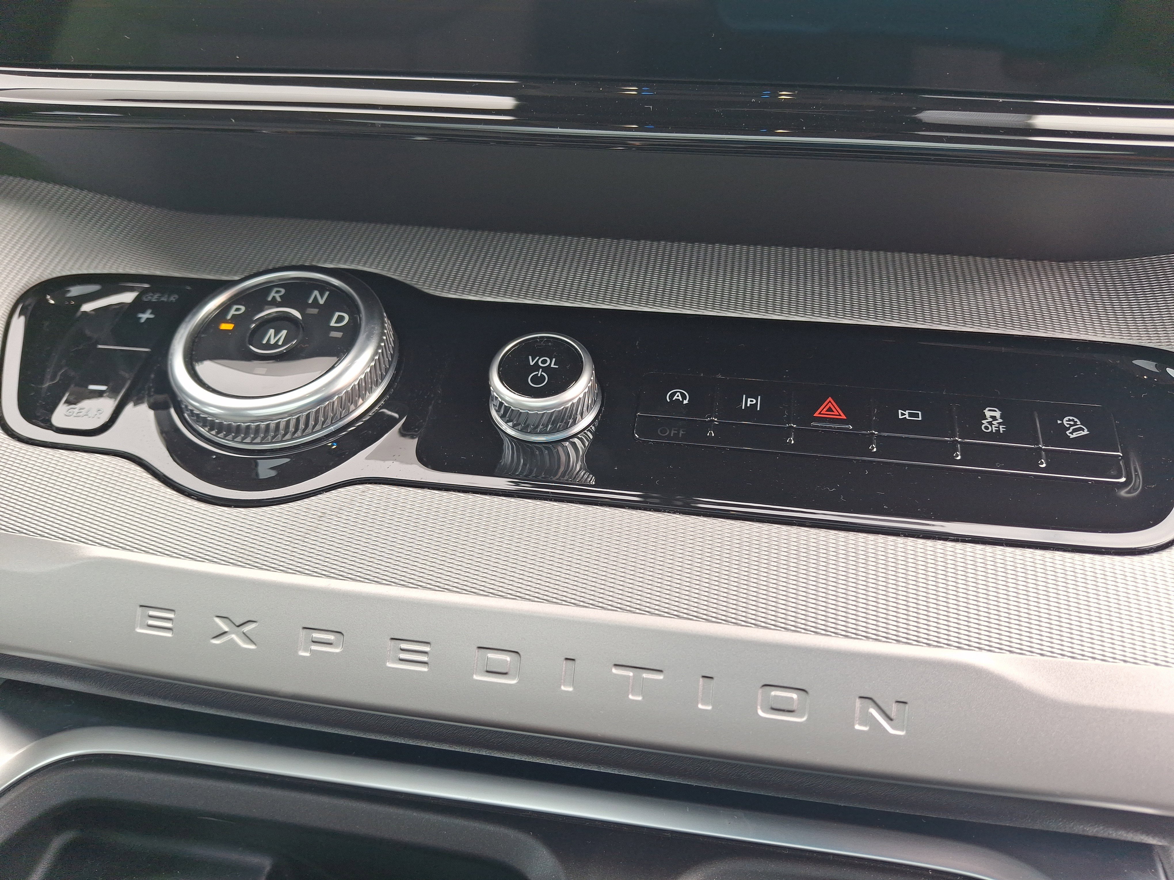 2025 Ford Expedition Active - Photo 32