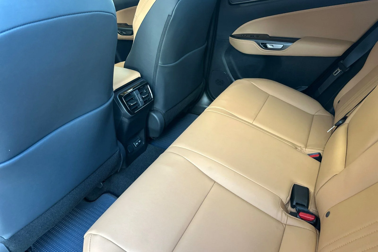 Used 2025 Green Pearl Lexus 250 Premium image 9