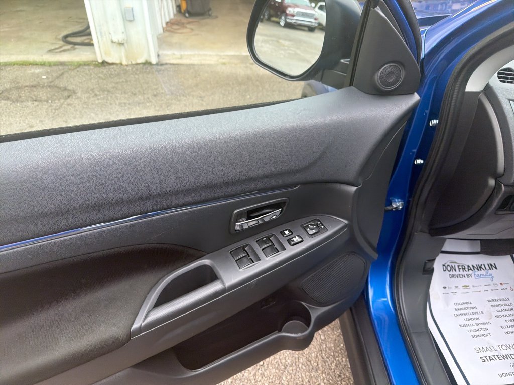 Used 2026 Blue Mitsubishi 2.0 LE image 11