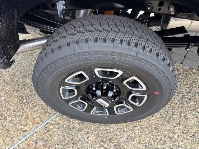 New 2026 Carbonized Gray Metallic Ford F-350® Platinum® image 17