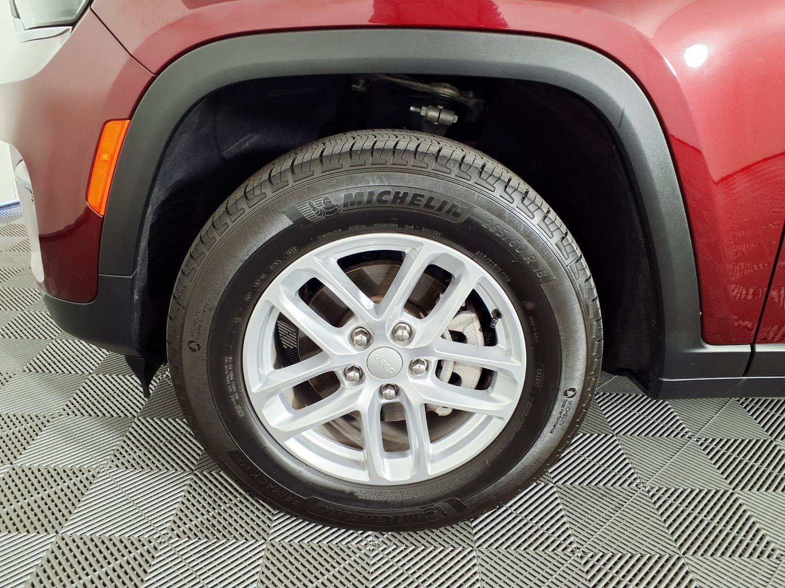 Certified Used 2025 Velvet Red Pearlcoat Jeep Laredo X image 7