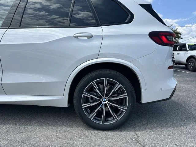 Used 2021 White BMW xDrive45e image 10