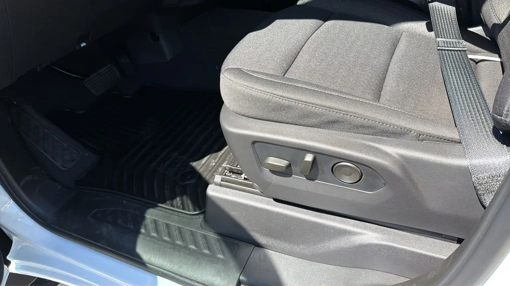 New 2026 White Chevrolet Custom image 19