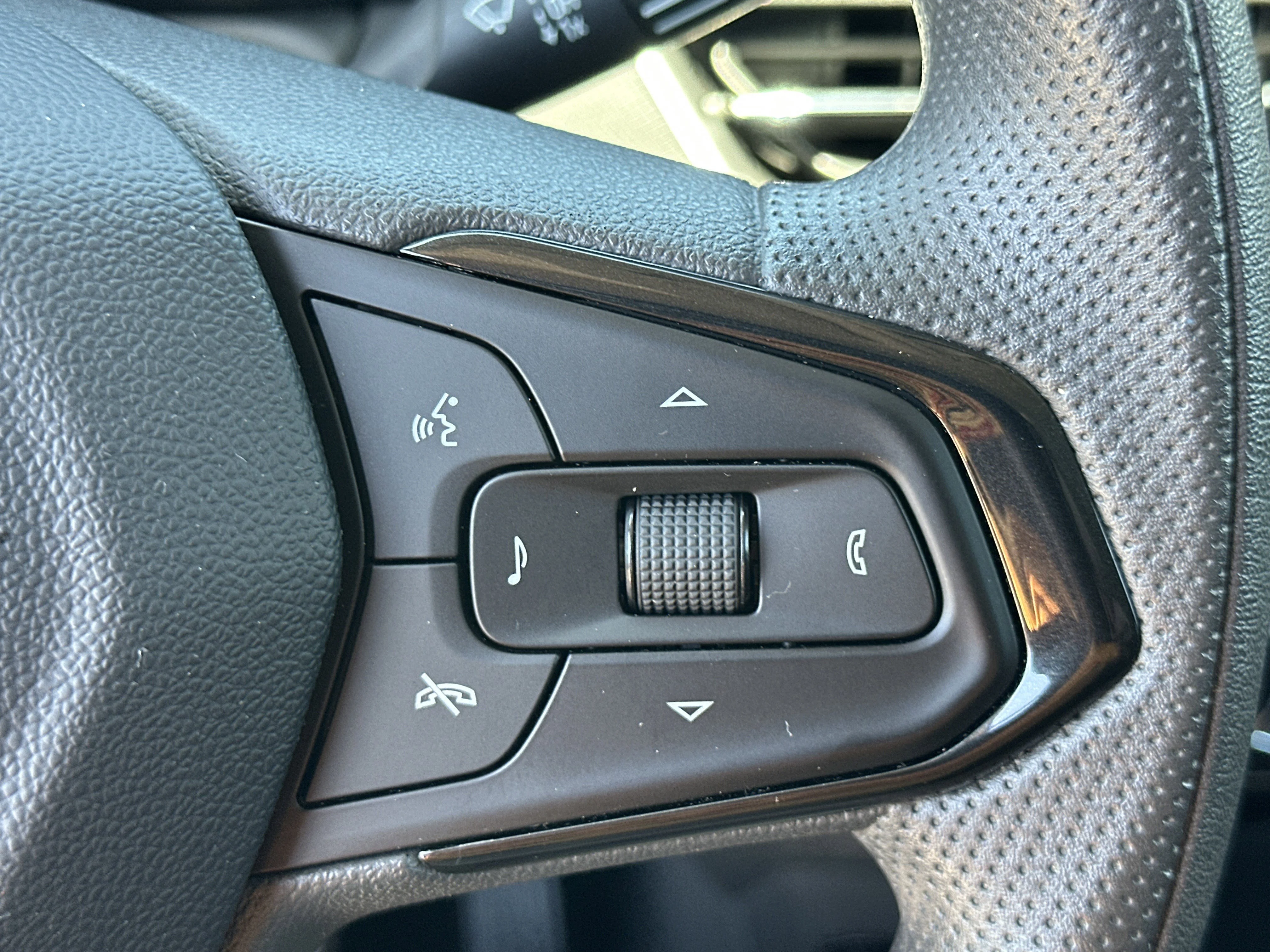 Used 2025 Crimson Metallic Chevrolet LT image 25