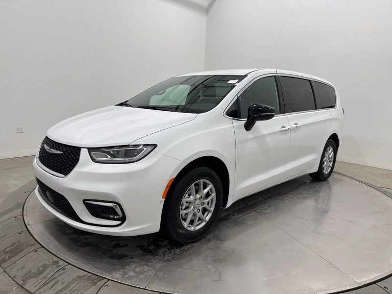 2026 Chrysler Pacifica Select - Photo 3