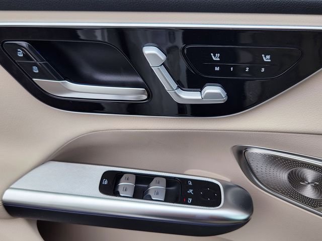 New 2026 Polar White Mercedes-Benz GLC 300 image 11
