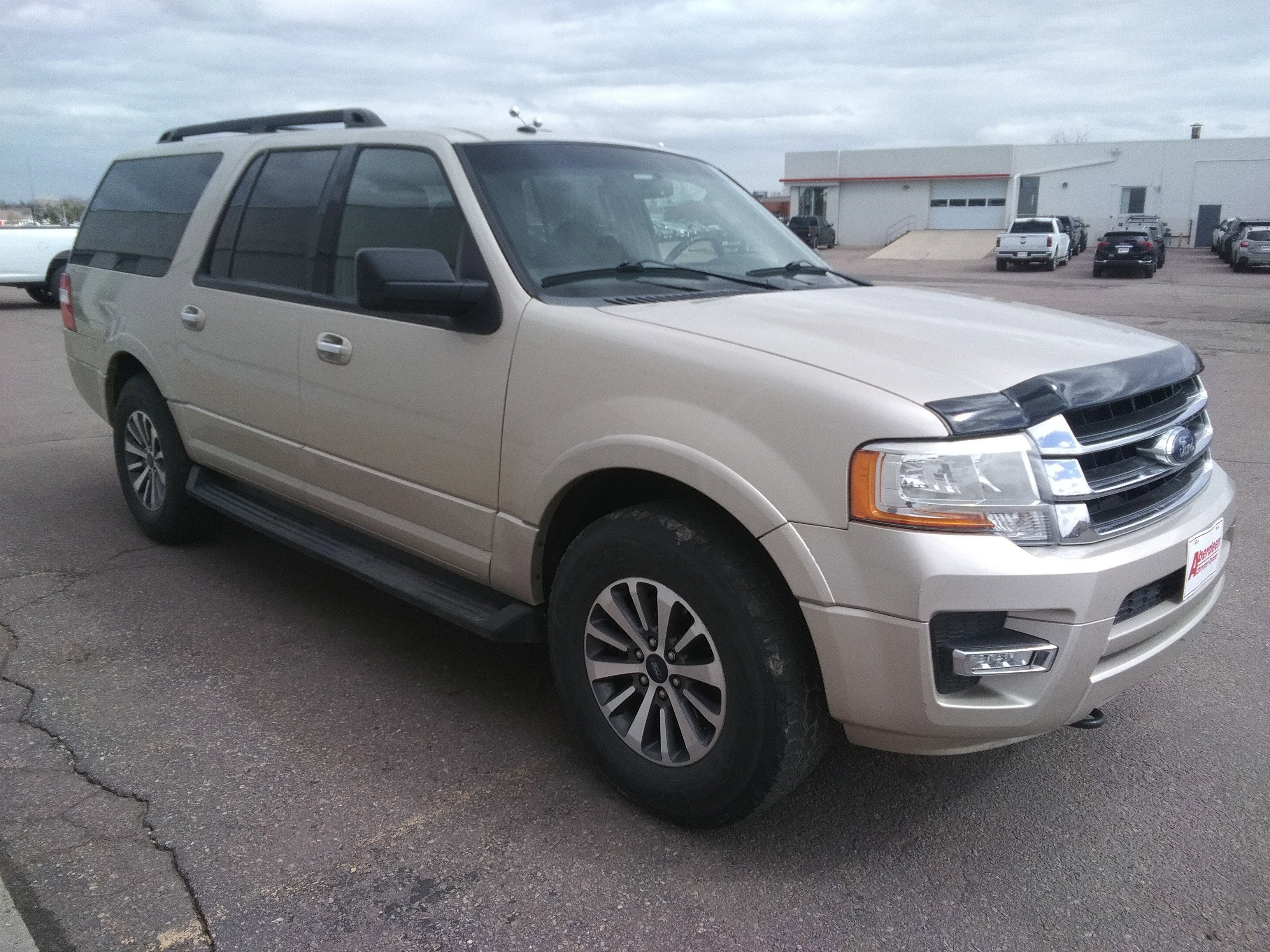 Used 2017 Gold Ford XLT image 4