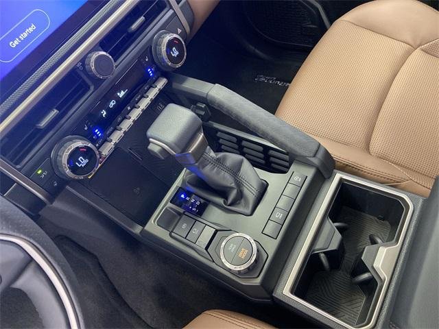 Certified Used 2025 WIND CHILL PEARL Toyota  image 30