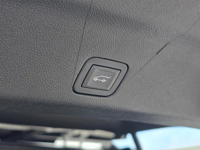 Used 2025 Beige Chevrolet Premier image 12