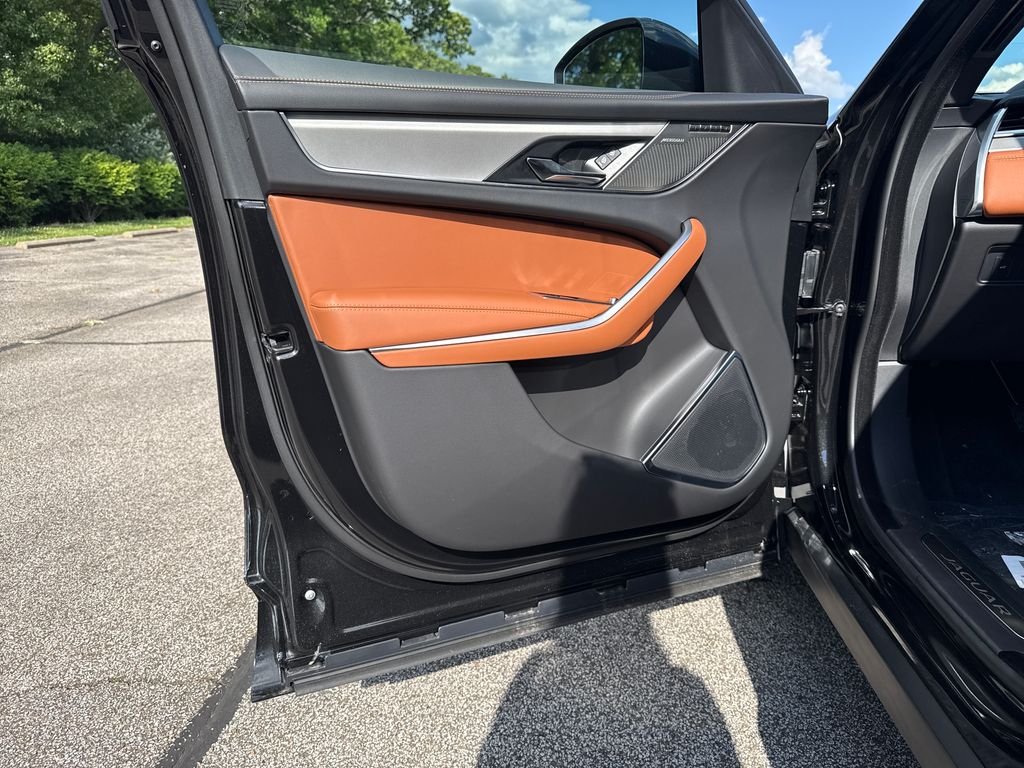 2026 Jaguar F-Pace R-Dynamic S - Photo 10