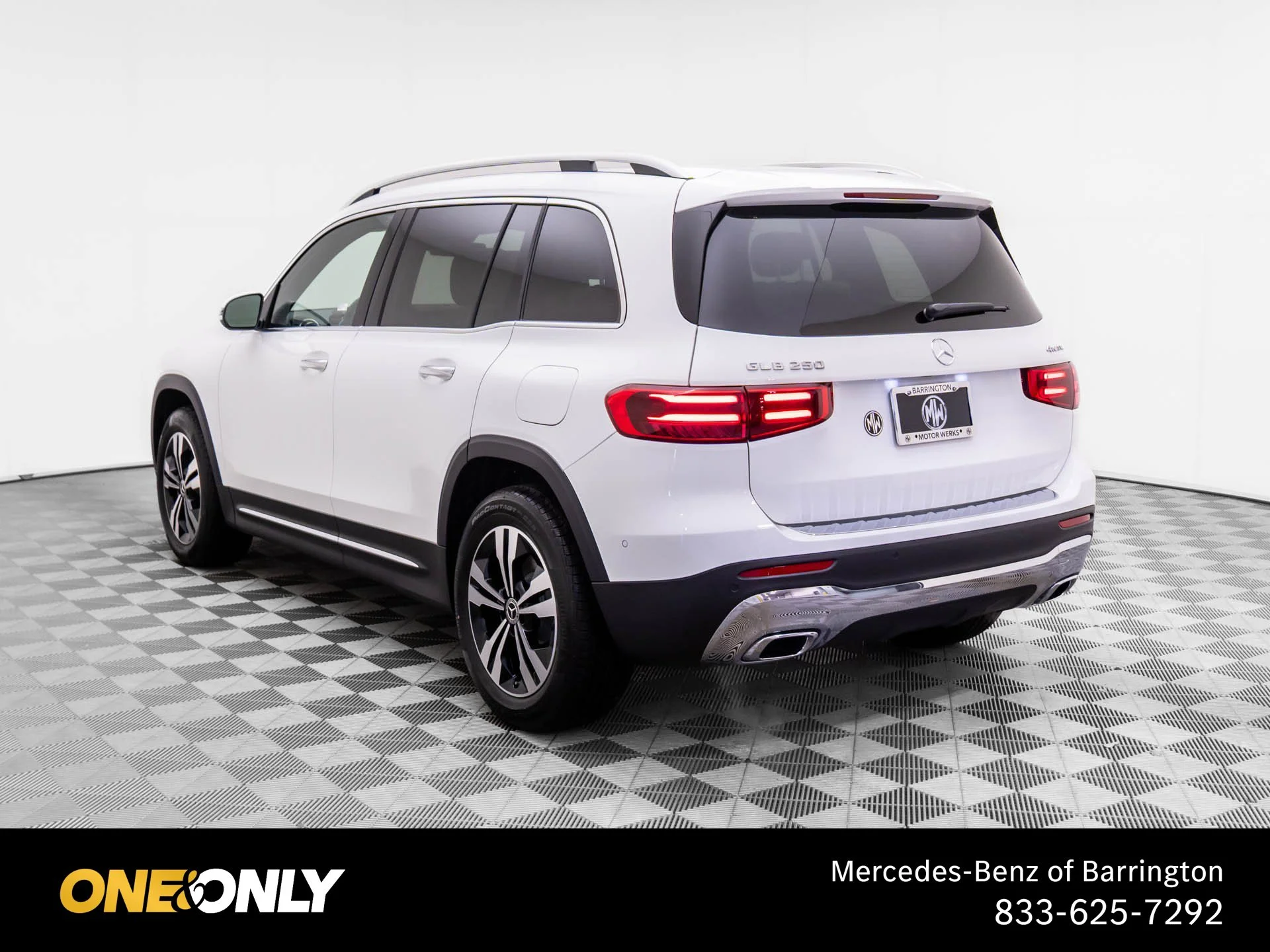 New 2026 White Mercedes-Benz GLB 250 image 3
