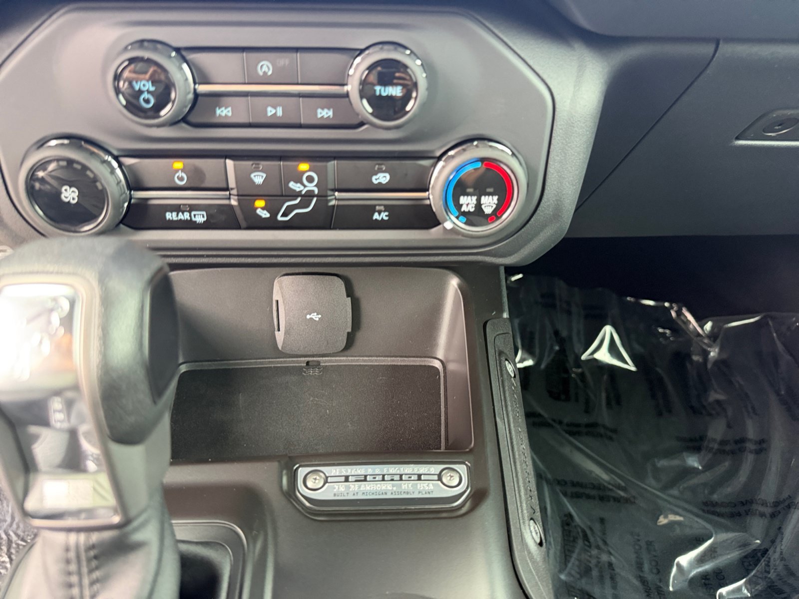 New 2026 Avalanche Gray Ford Base image 22