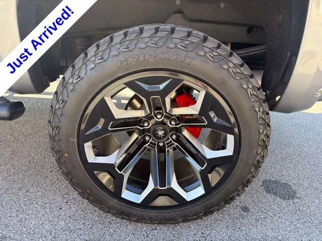 Used 2022 Gray GMC Denali image 18