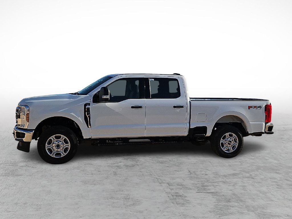 New 2027 Oxford White Ford F-250® XLT image 6