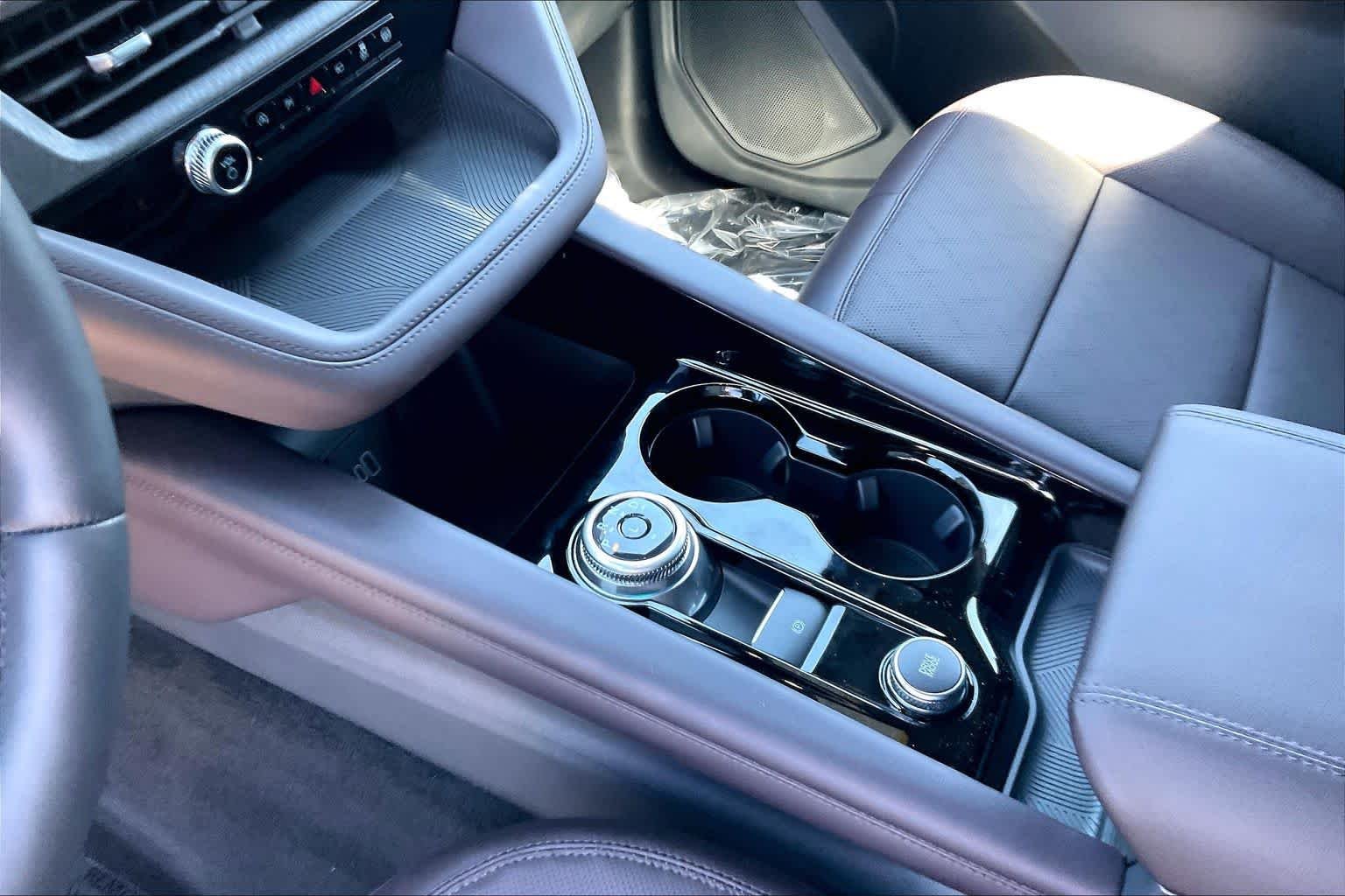 New 2026 Carbonized Gray Metallic Ford Platinum™ image 7