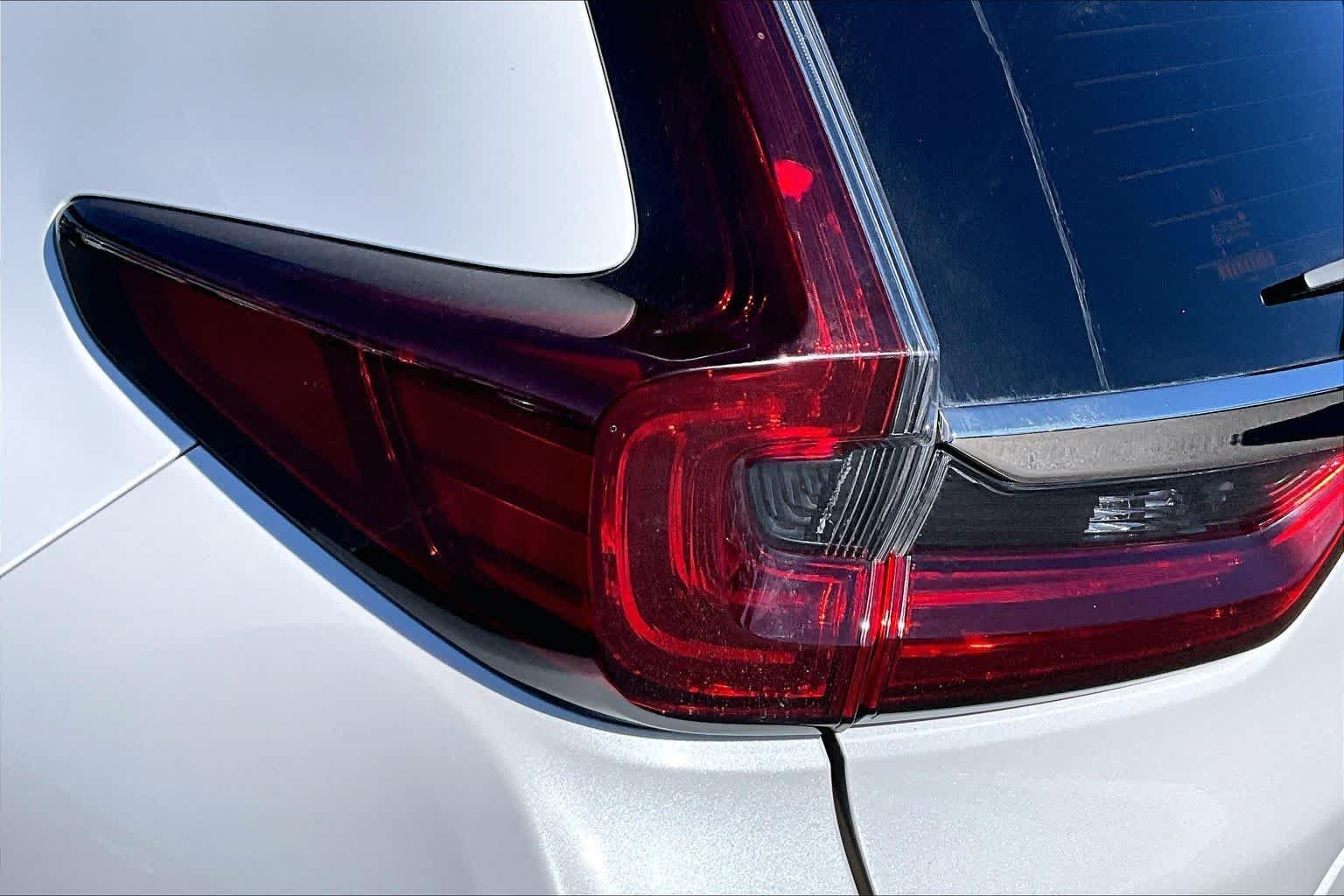 Used 2021 Platinum White Pearl Honda Touring image 29