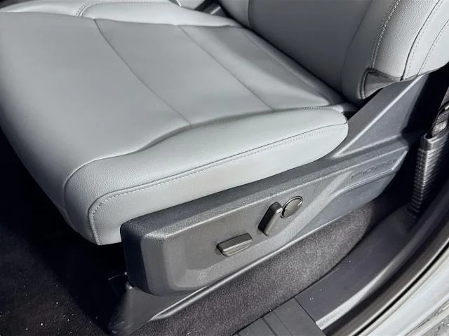 2025 Ford F-150 Lightning Flash - Photo 55