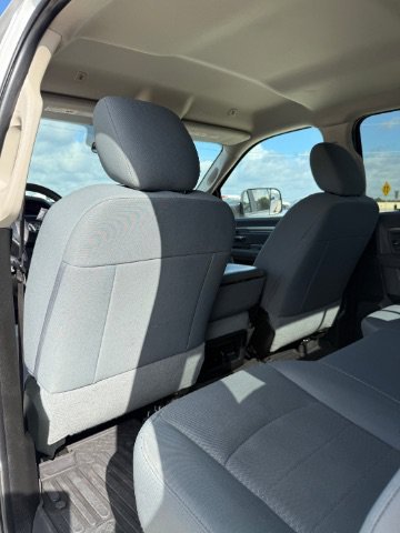 Used 2018 Bright White Clearcoat Ram SLT image 15