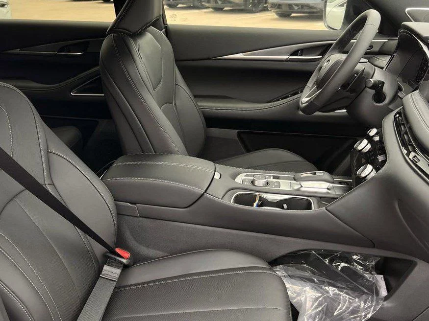 New 2027 RADIANT WHITE INFINITI Sport AWD image 22