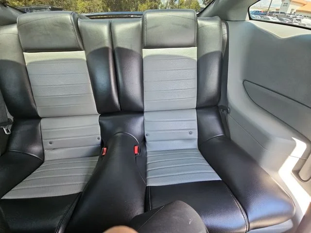 Used 2007 Black Ford GT Premium image 27