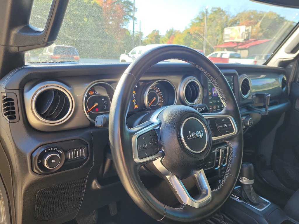 Used 2020 Gray Jeep North Edition 4x4 image 17