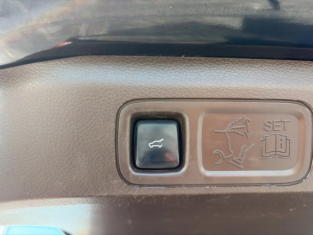 Used 2022 Agate Black Metallic Ford King Ranch image 41