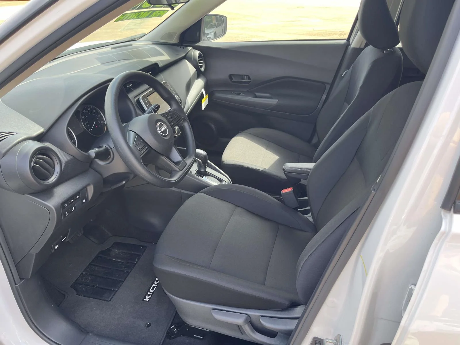2025 Nissan KICKS PLAY Base - Photo 9