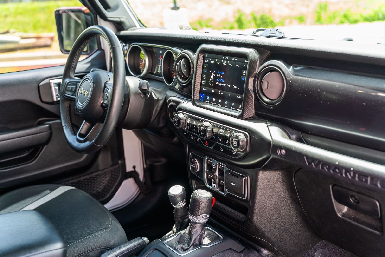 Used 2022 White Jeep Unlimited Sport Altitude image 20