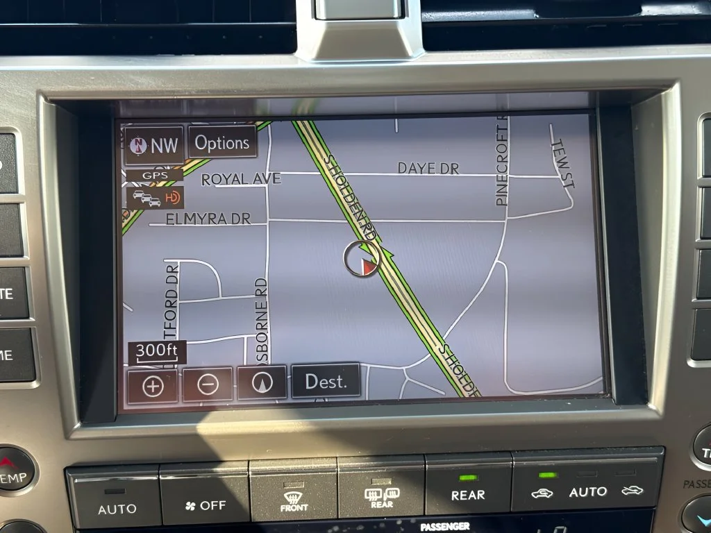 Used 2019 White Lexus 460 image 20