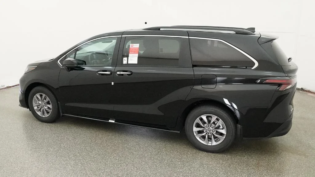 New 2026 Midnight Black Metallic Toyota XLE image 17
